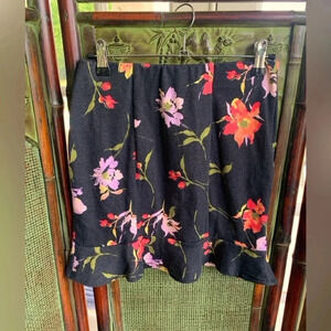 SO JUNIORS ELASTIC WAIST RUFFLE FLOUNCE BLACK FLORAL PRINT MINI SKIRT SIZE SMALL